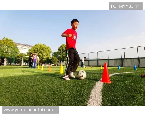 中学足球教学探索：提升学生综合素质与团队合作能力的有效策略